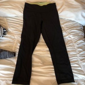 Lulu lemon reversible crop leggings!